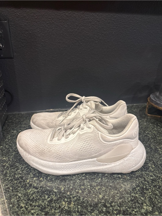 lululemon athletica Shoes - Lululemon Beyondfeel Run shoes